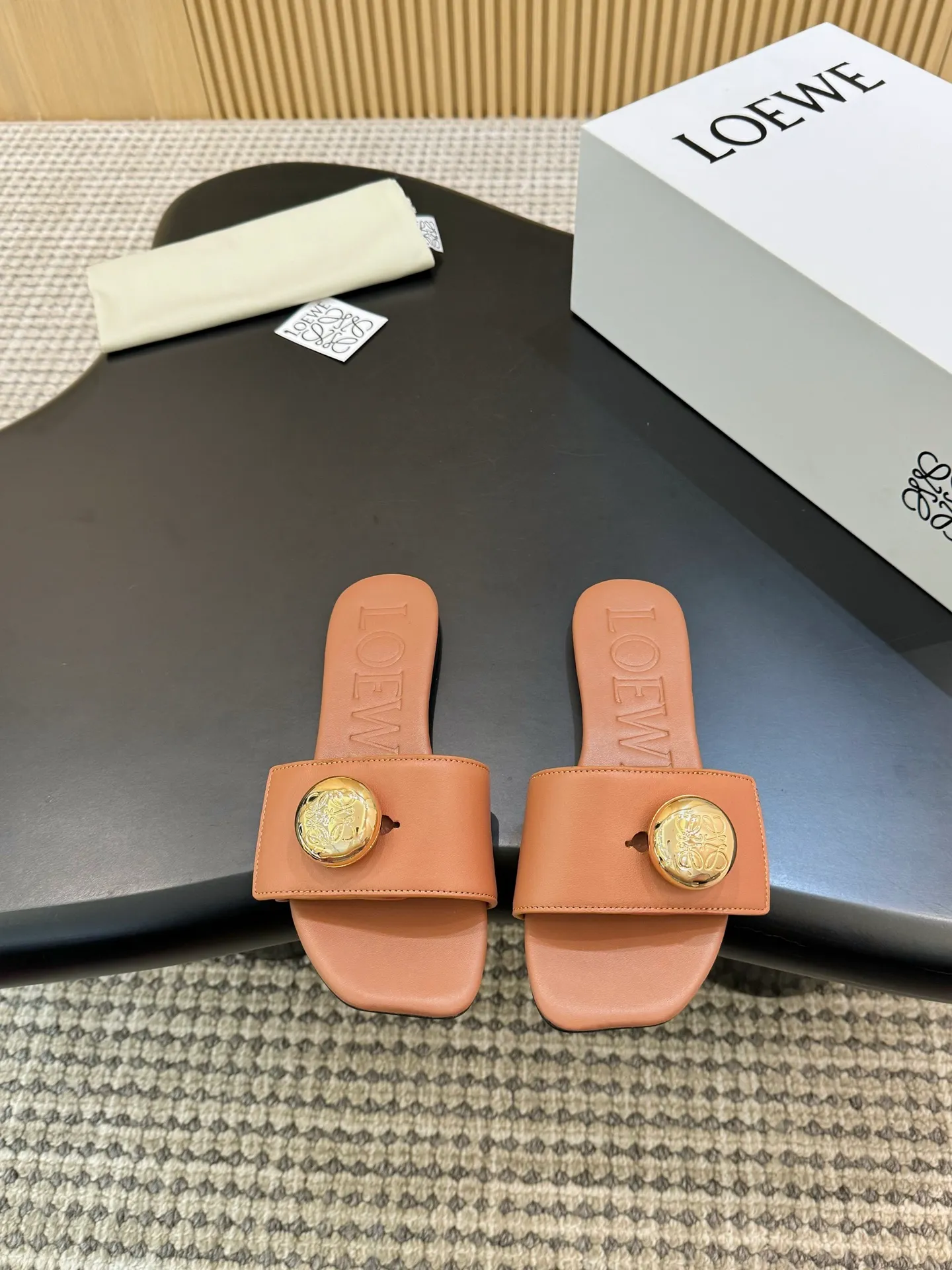 👟👟Ex-factory price 340👟👟 Clamshell box + 10 LOEWE 25th spring and summer new styles, seven colors to choose from. Code number 35-43, genuine leather base plus 40